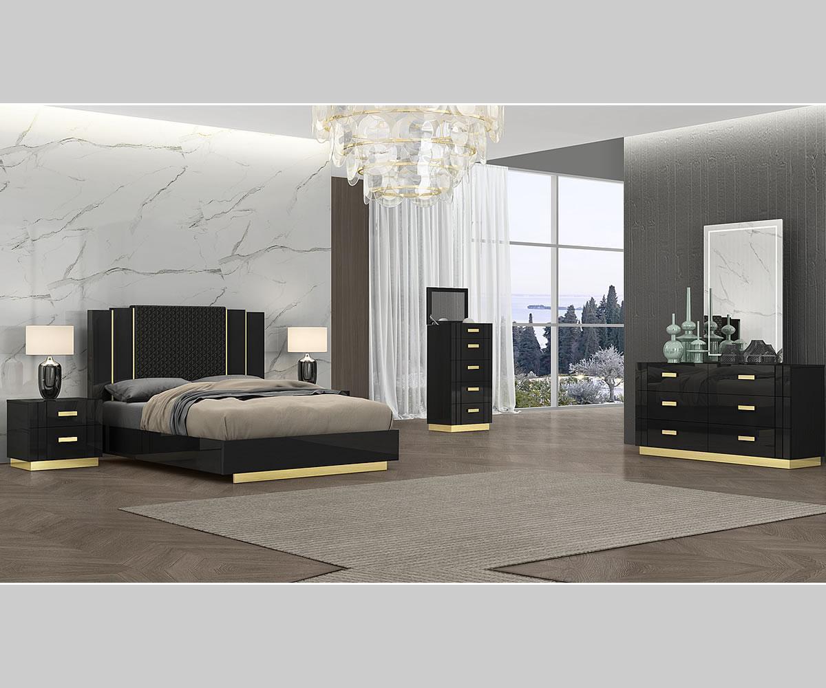 Glamour Queen Bed room view