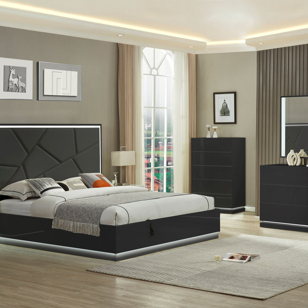 BS817 Turner Black