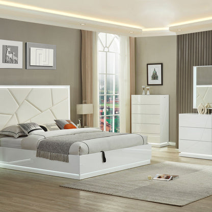 BS817 Turner White